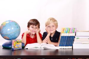 離婚後に子供が学校転校する際の注意点は？